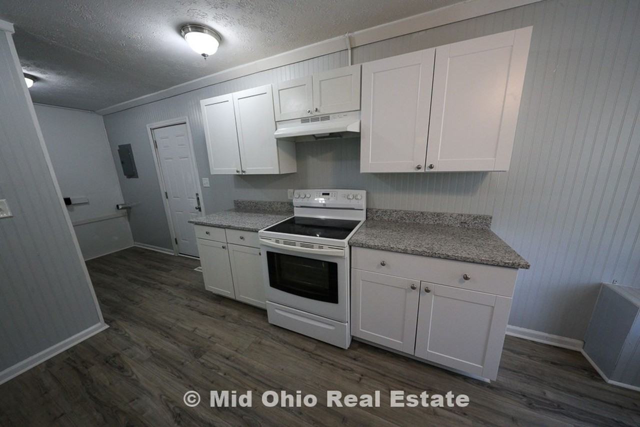 2054 Woodland Ave - Photo 3 of 12
