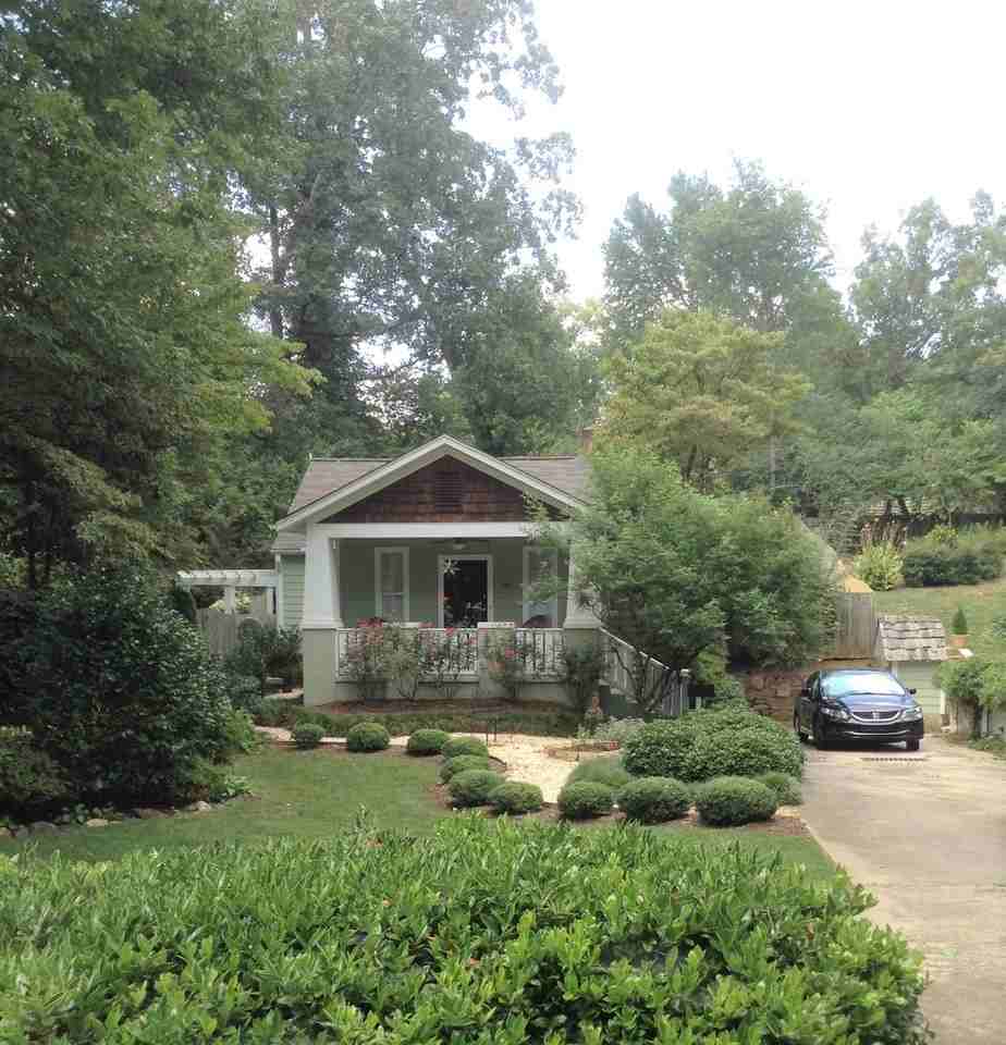 2461 Lyndhurst Ave - Photo 3 of 50