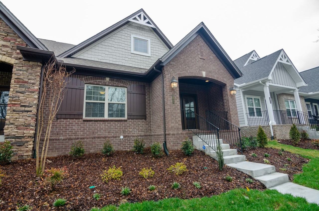 2045 Moultrie Cir - Photo 2 of 23