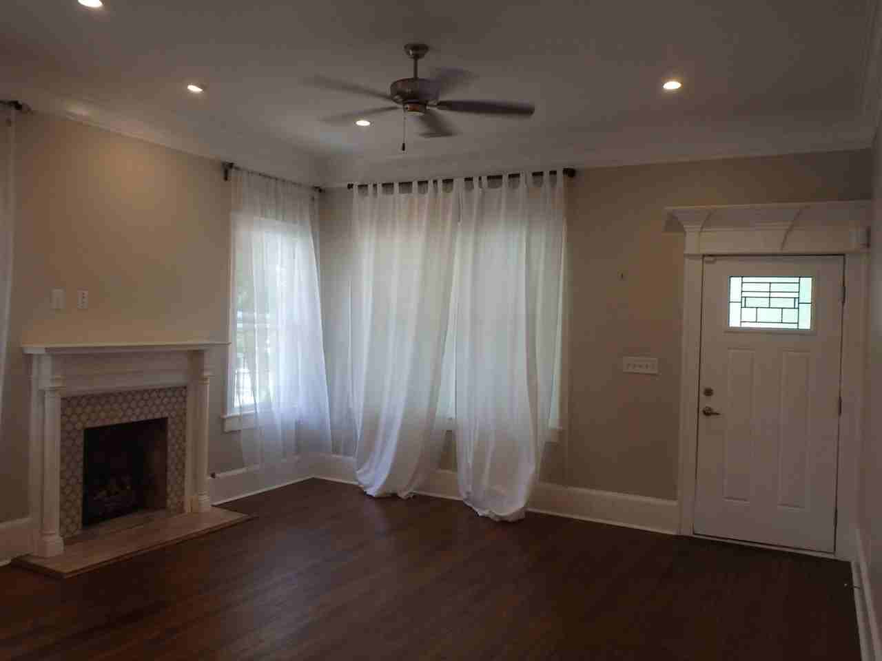 325 E 49th St - Photo 4 of 19