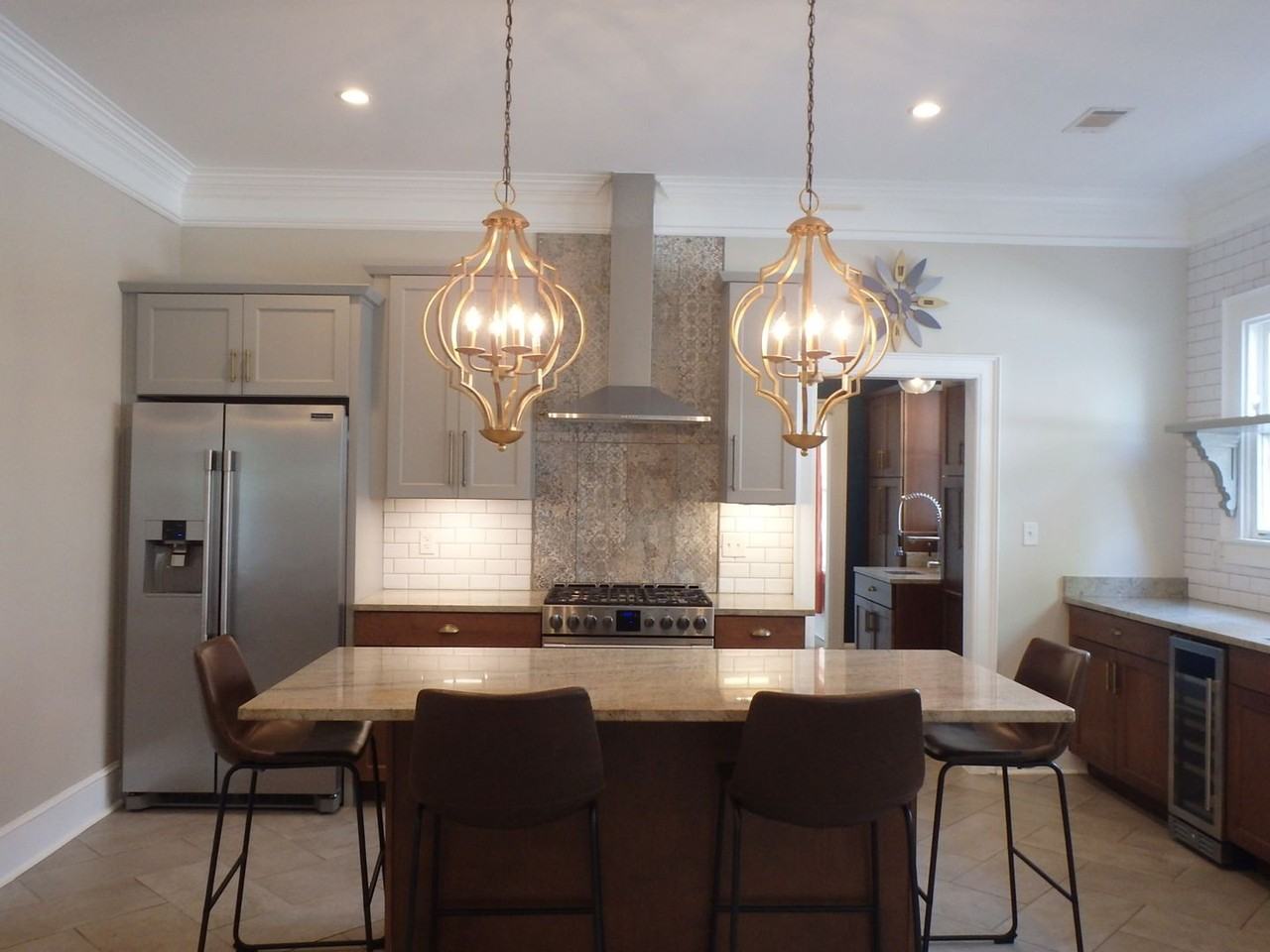 325 E 49th St - Photo 5 of 19
