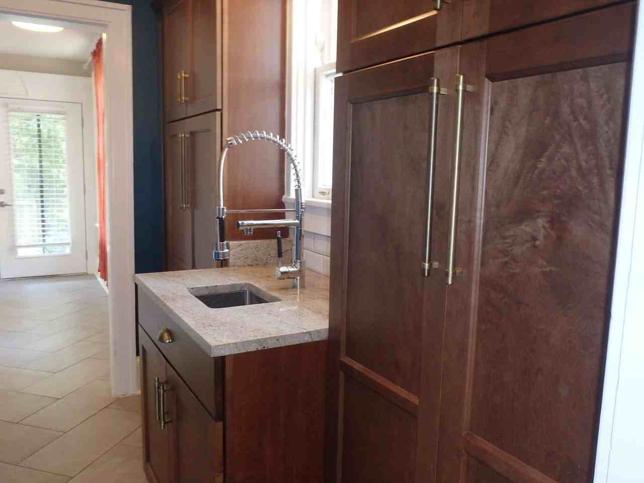 325 E 49th St - Photo 6 of 19