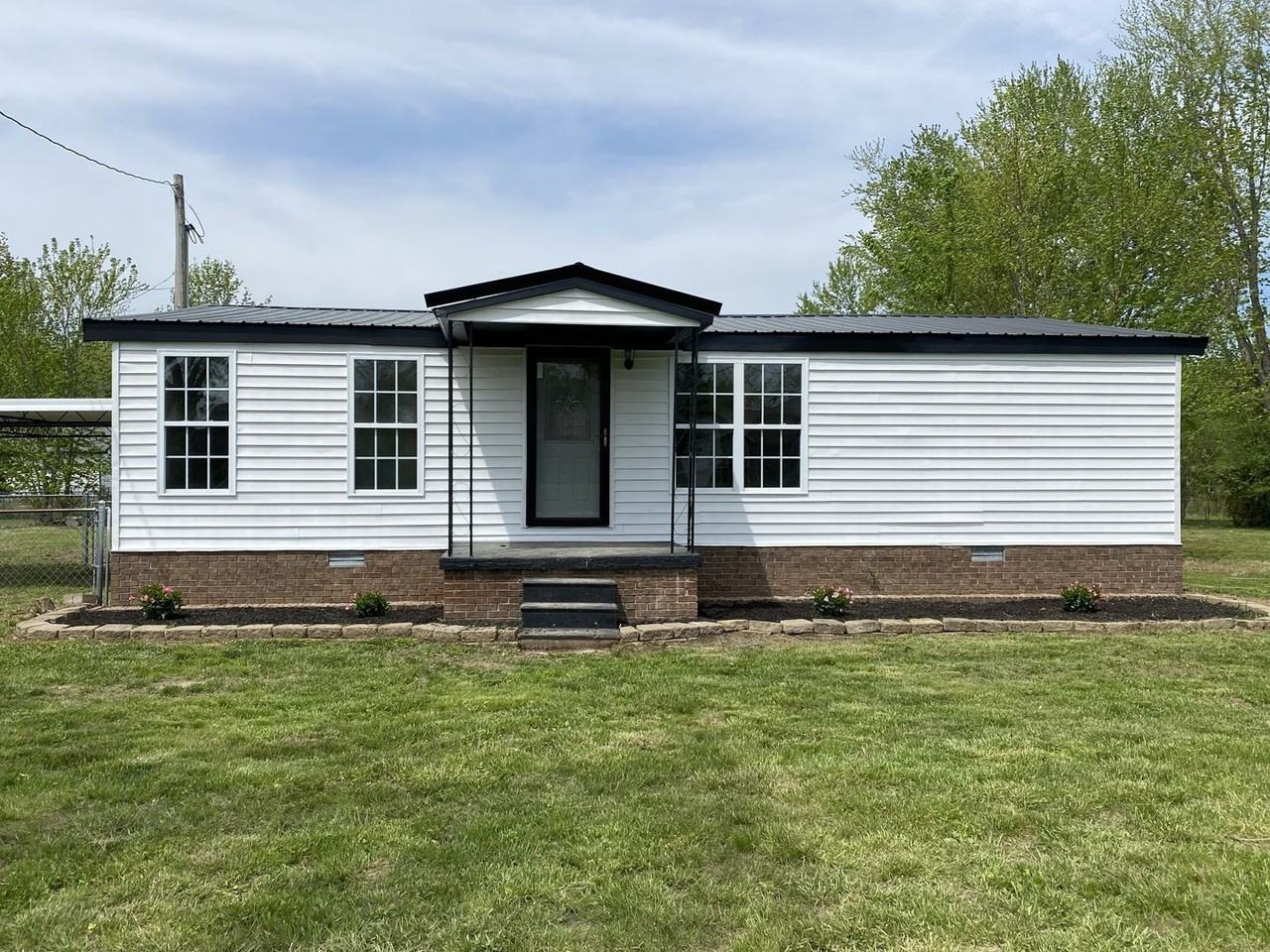 314 Peggy Dr - Photo 2 of 9