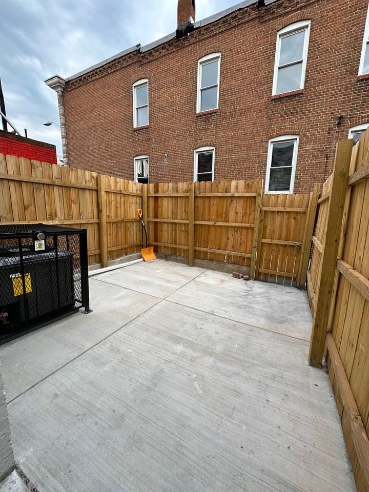 2604 E Monument St - Photo 3 of 22