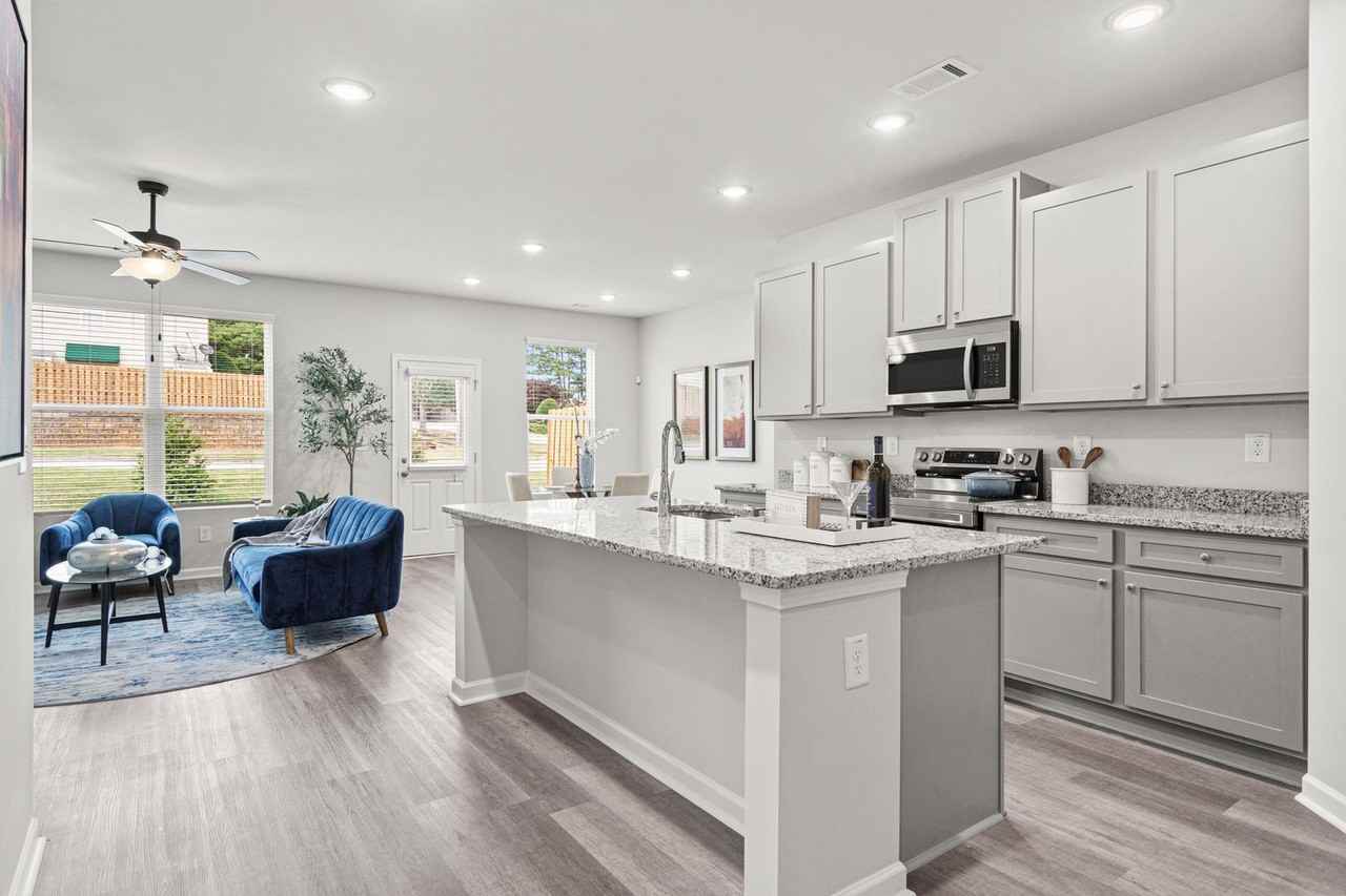 3028 Cannes Cir Sw - Photo 7 of 35