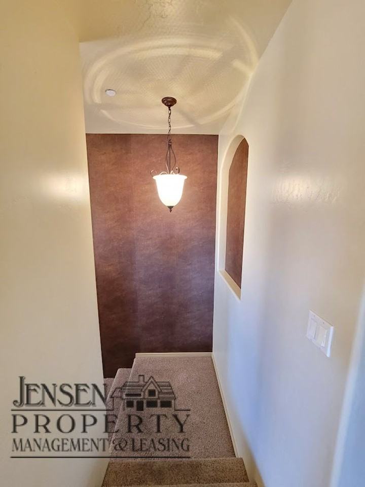 325 N Red Stone Rd #143 - Photo 7 of 31