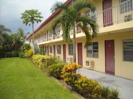 featured image of 1075 Ne 39th St