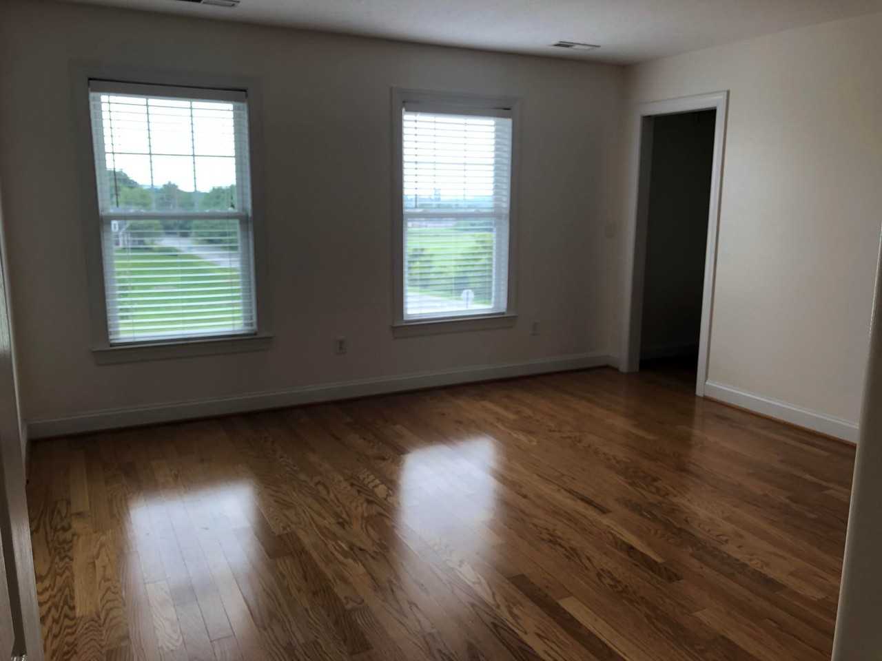 419 Willard Dr - Photo 2 of 13