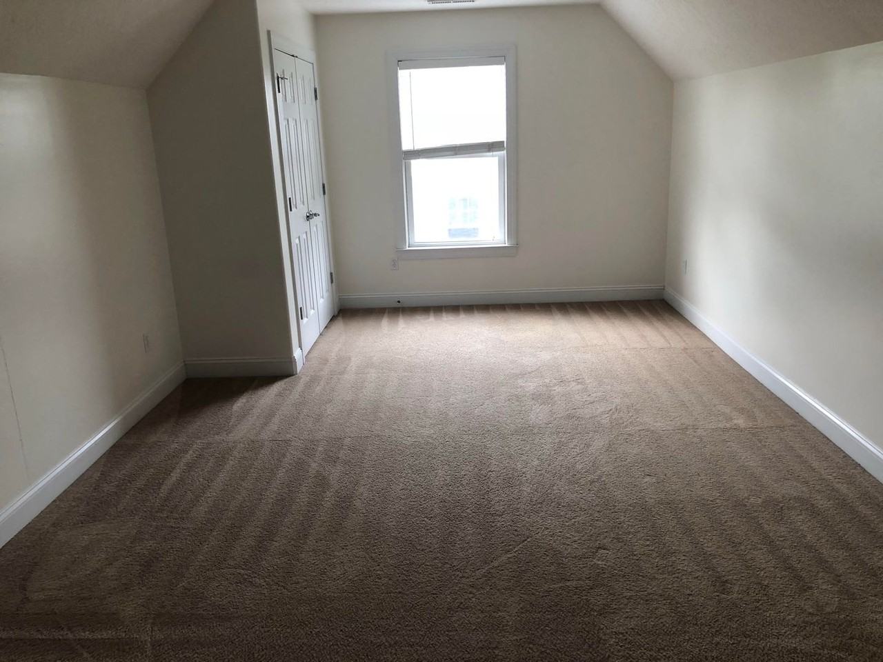 419 Willard Dr - Photo 3 of 13