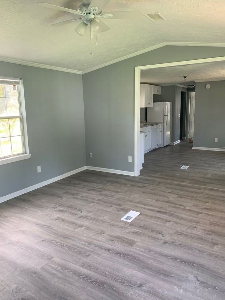 4615 Cove Rd - Photo 6 of 17