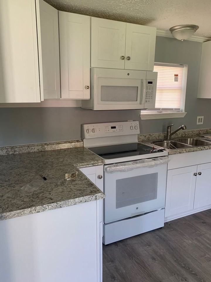 4615 Cove Rd - Photo 7 of 17