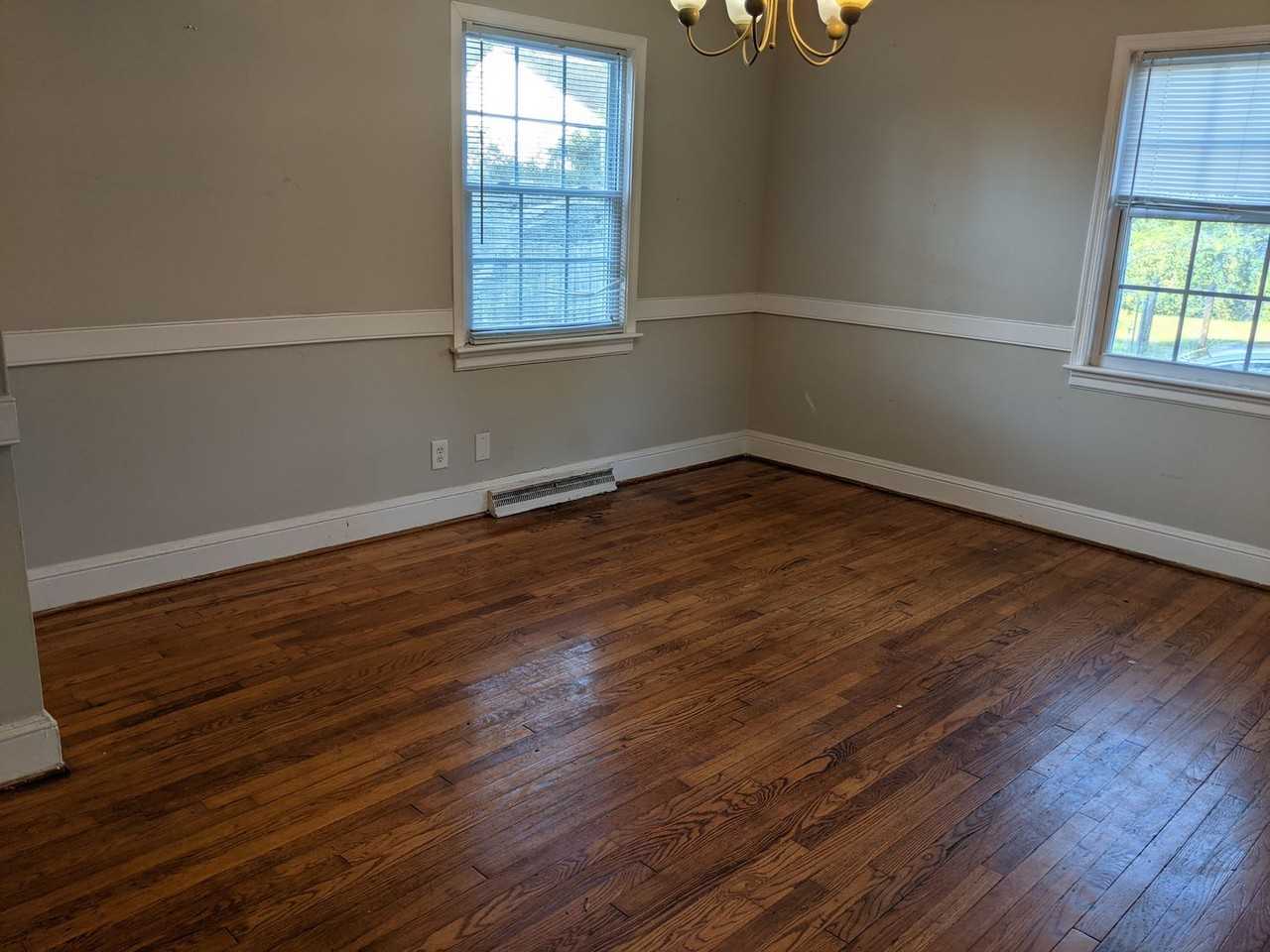 4901 Regent Rd - Photo 3 of 8