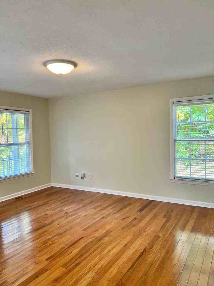 2723 Vestal St - Photo 3 of 18