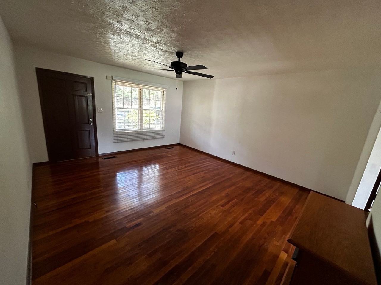 580 Jones Rd - Photo 4 of 20