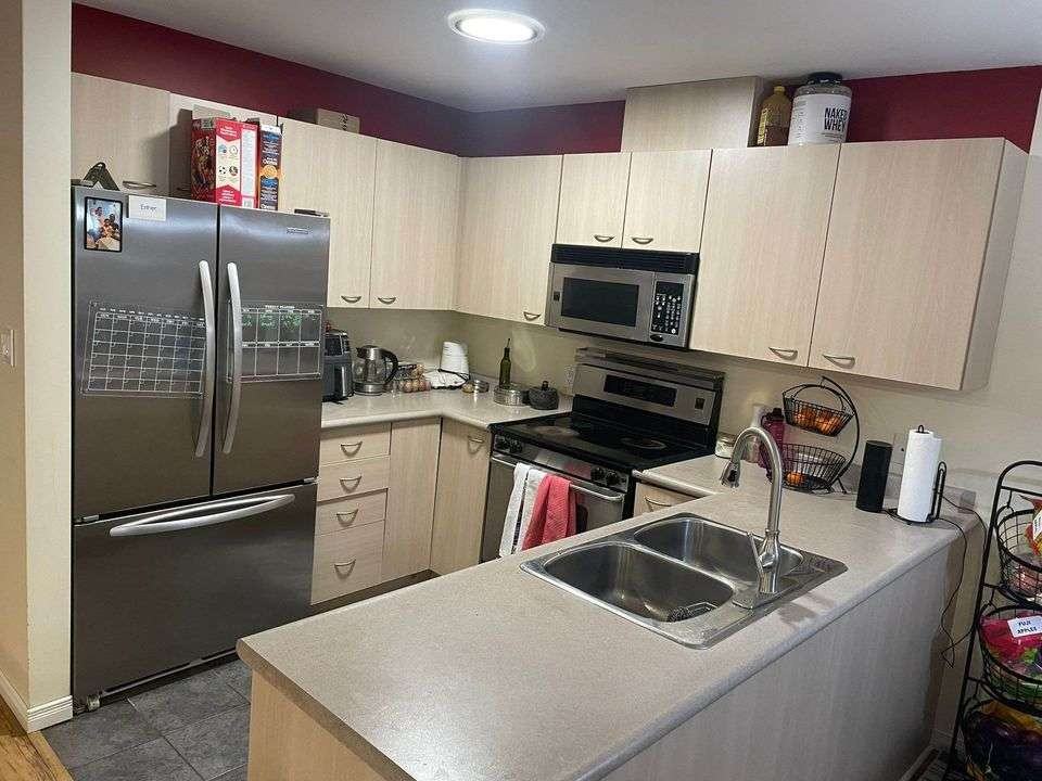 1549 Lovell Cres - Photo 2 of 13