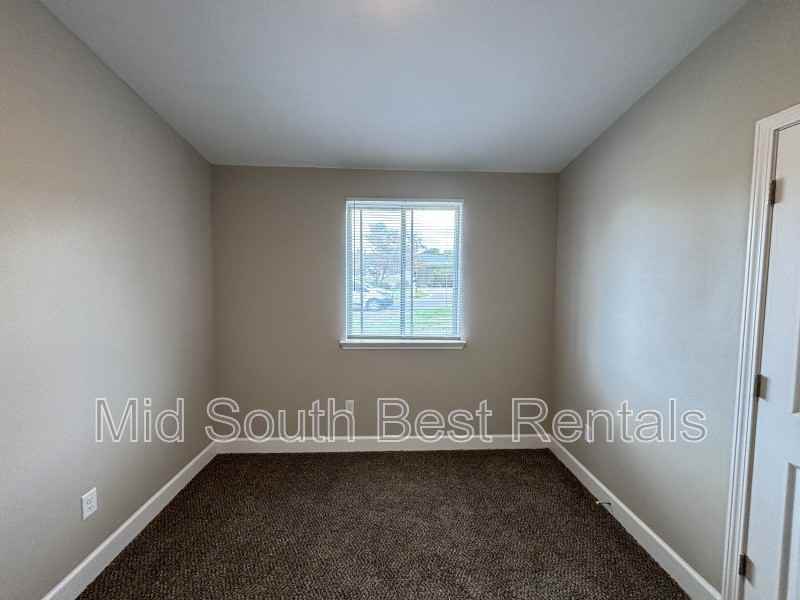 707 Shamrock Dr - Photo 5 of 8