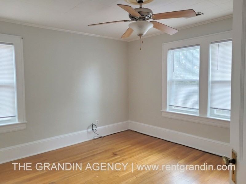 2818 Burton Ave Nw - Photo 3 of 10