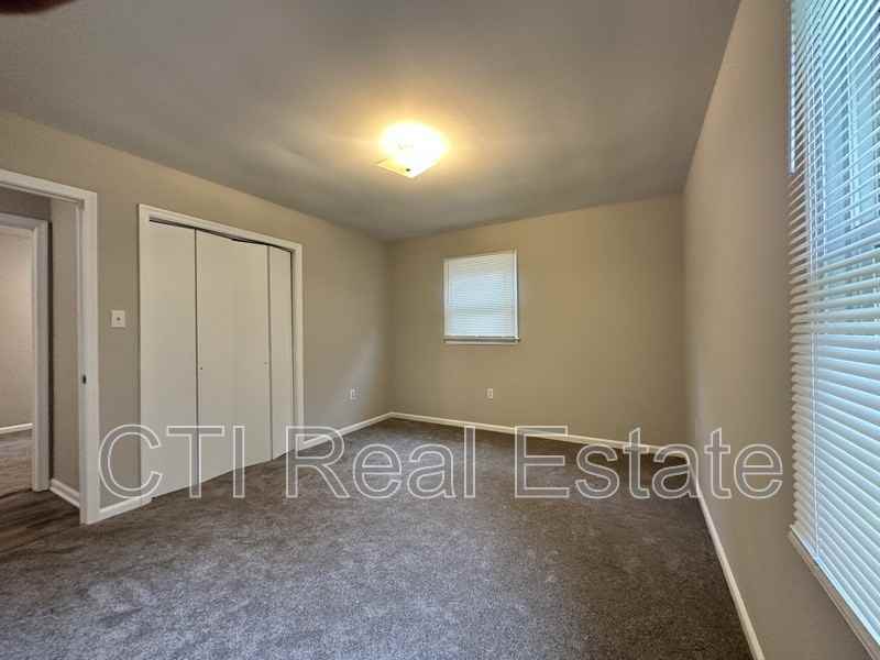 4720 Old Plantation Dr - Photo 2 of 5