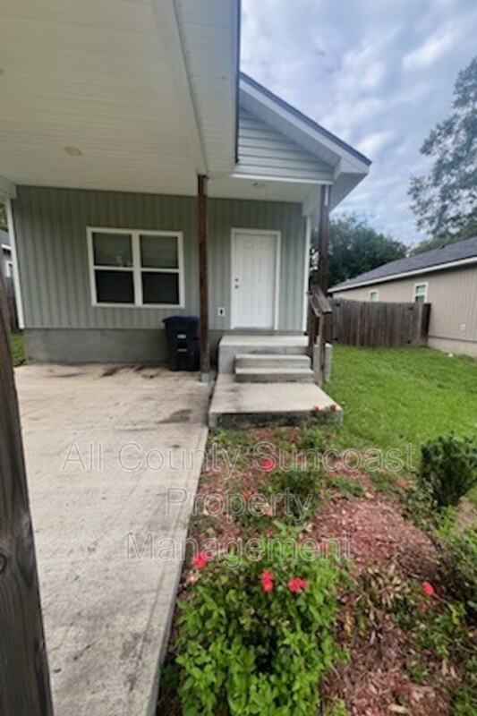 320 Bowman St - Photo 2 of 14