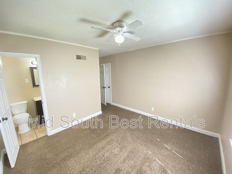 1882 Driftwood Ave - Photo 6 of 9