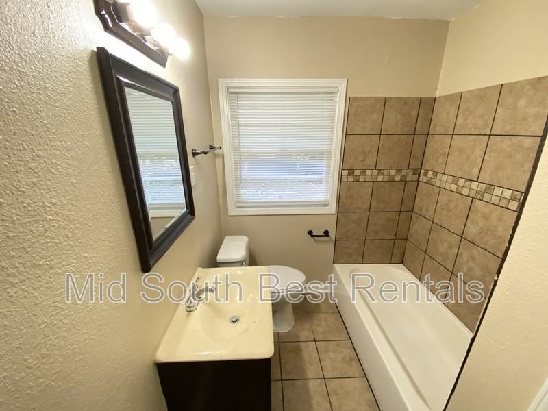 1882 Driftwood Ave - Photo 7 of 9