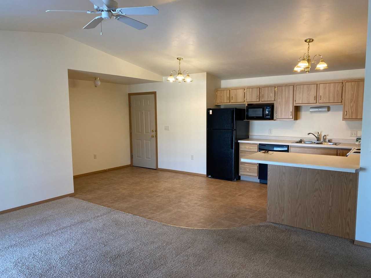 Schindler - Photo 6 of 43