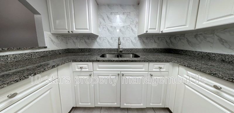 4725 39th Ave N - Photo 6 of 25