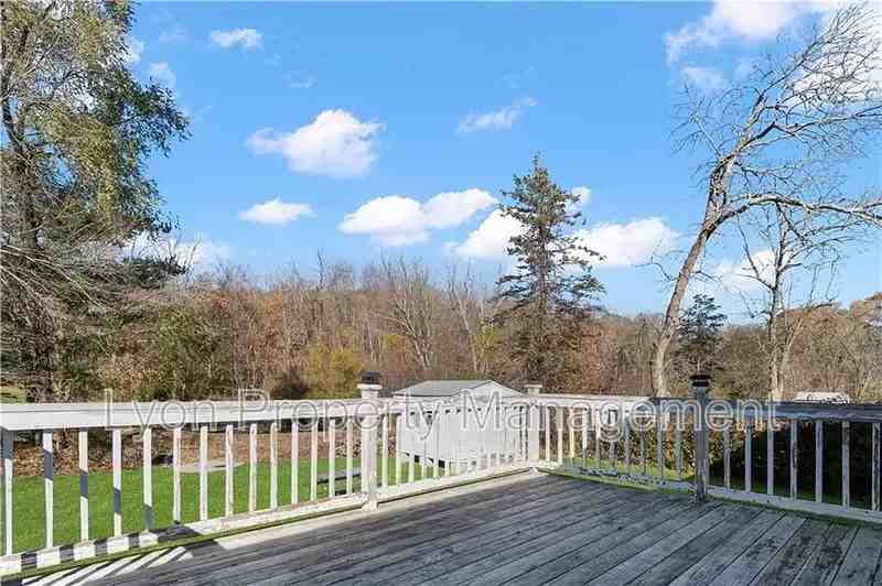 12 Janet Dr - Photo 3 of 8