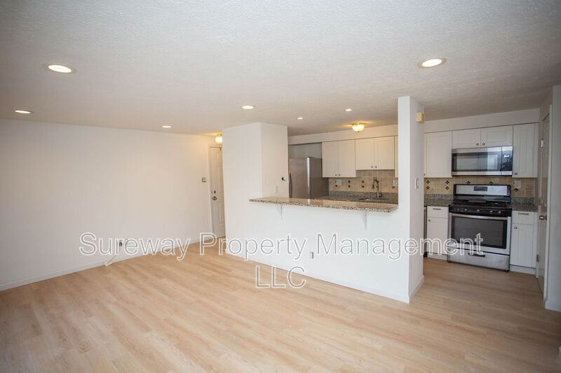 142 Kenwood Dr - Photo 5 of 25
