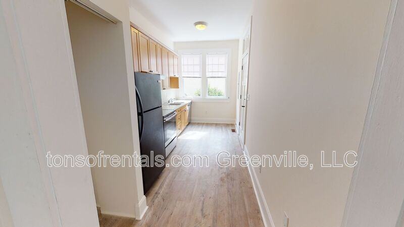 326 S Spring St - Photo 5 of 18