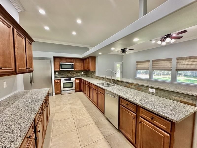 209 Coral Dr Sw - Photo 2 of 18