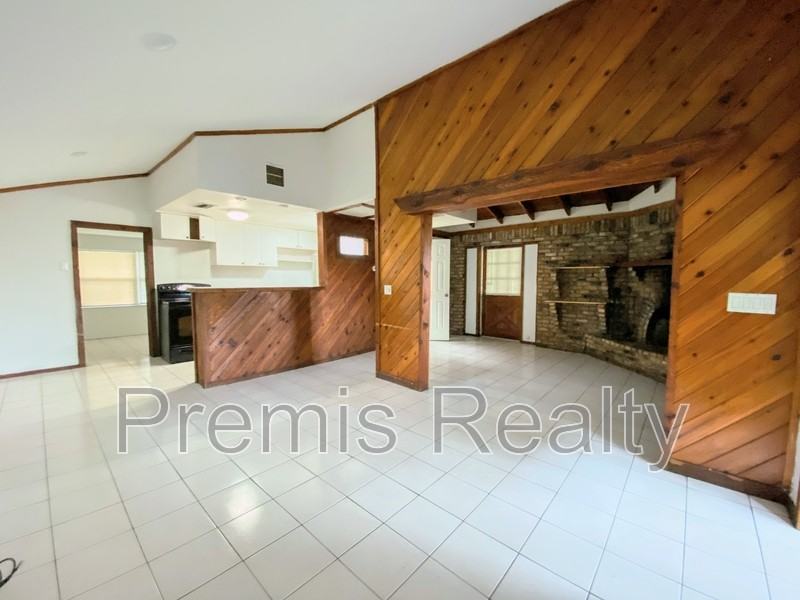 2686 Sunset Dr - Photo 4 of 19