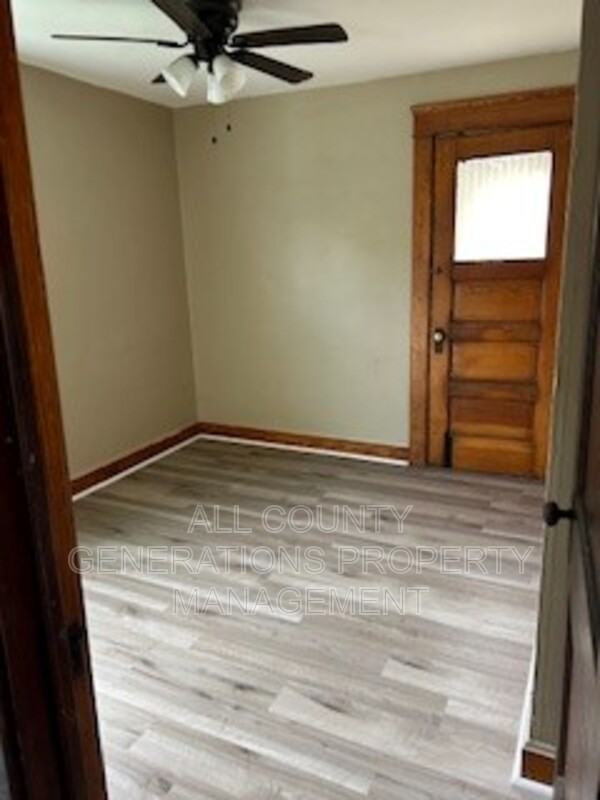 7700 Goodman Ave - Photo 7 of 12