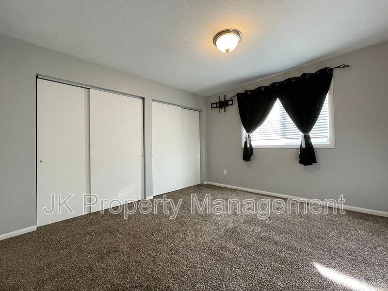 4604 3rd Ave S #9 - Photo 7 of 13