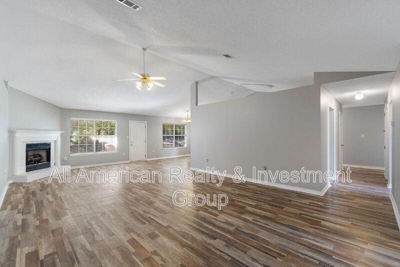 5177 Whitehurst Ln - Photo 3 of 33