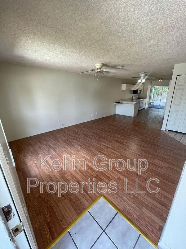 163 Rebecca Dr Ne - Photo 3 of 16