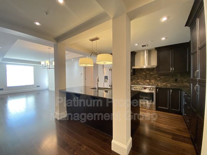 221 Quarry Way Se #201 - Photo 3 of 39