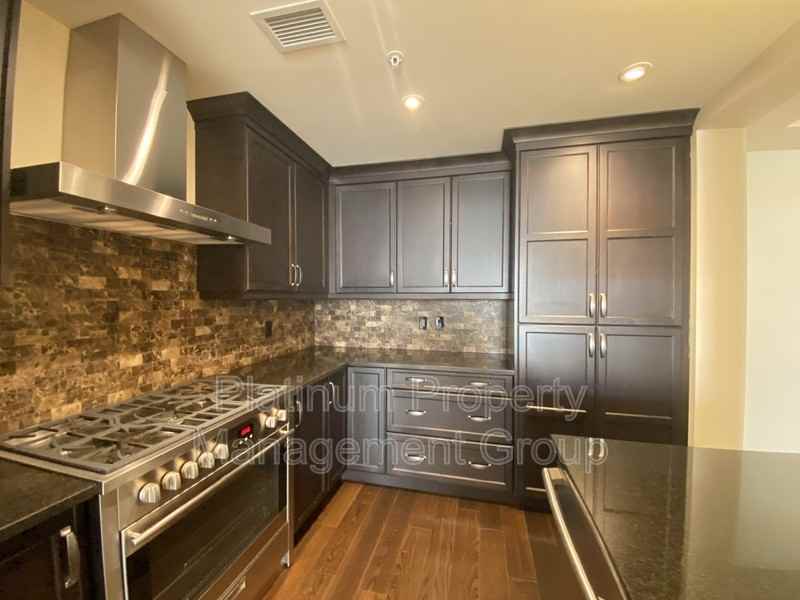 221 Quarry Way Se #201 - Photo 7 of 39