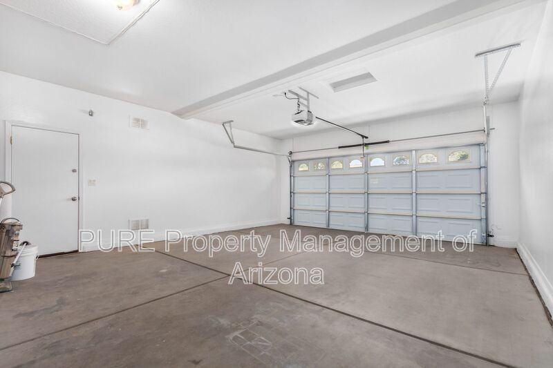 322 S 116th Ave - Photo 4 of 27