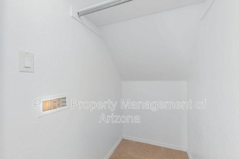 322 S 116th Ave - Photo 5 of 27