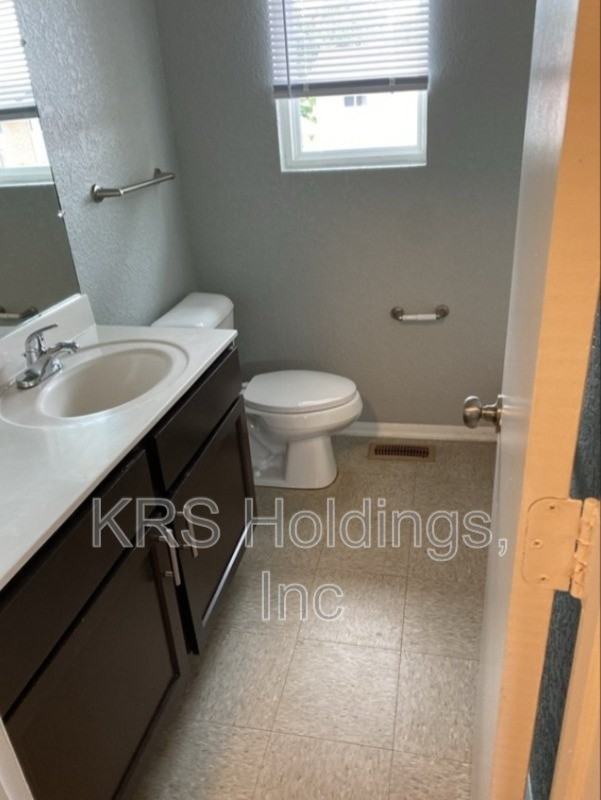 4355 Newsome Dr #4355 - Photo 5 of 9