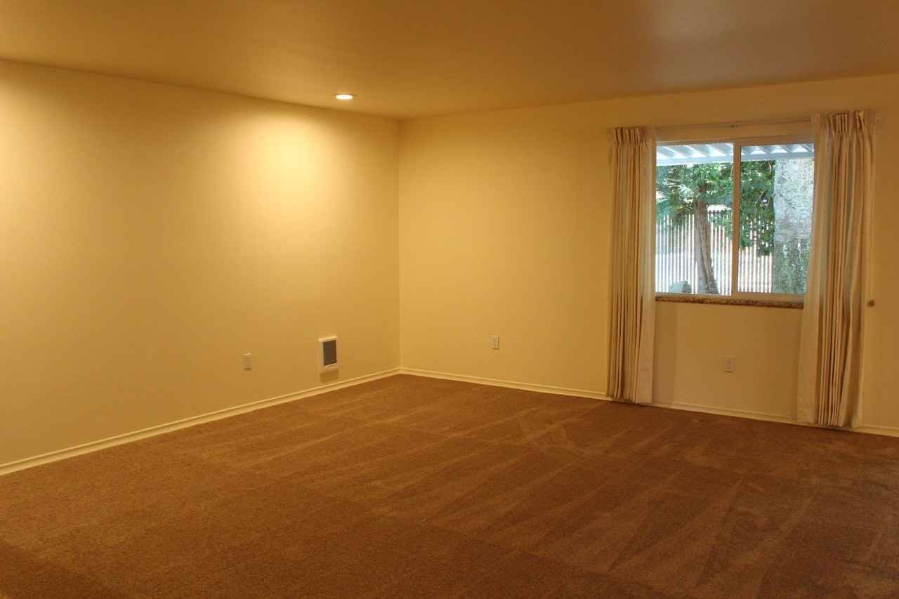 Hall Northwest Apartments - Photo 7 of 31