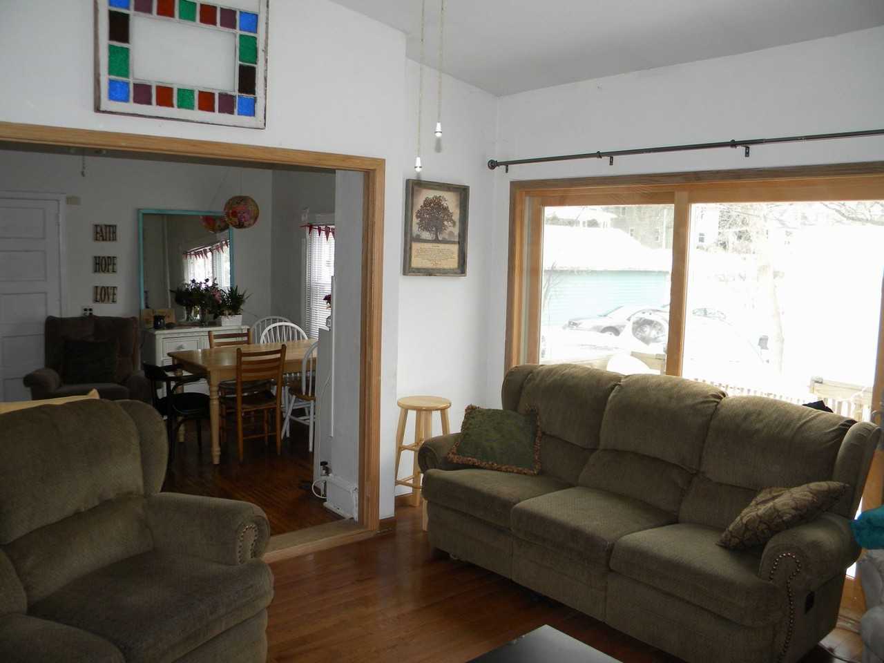 2215 Como Ave - Photo 2 of 19