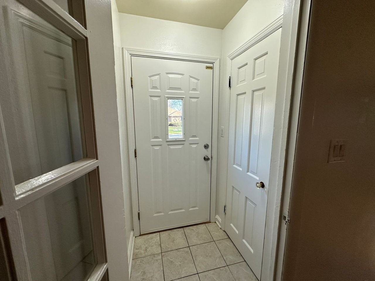 1006 S Wisner St - Photo 3 of 31