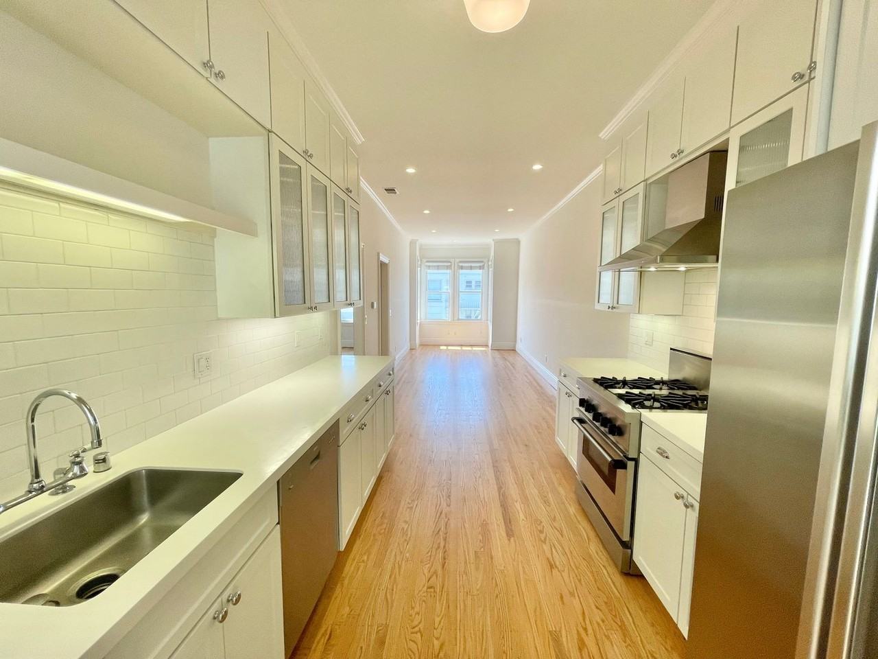 1856 Stockton St - Photo 2 of 28