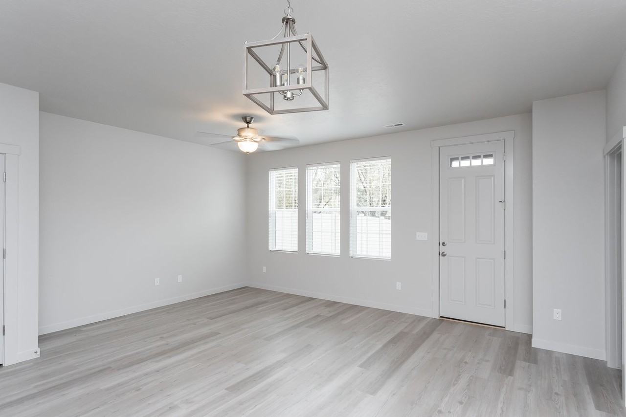 Townhomes at Bent Rock - Photo 4 of 17