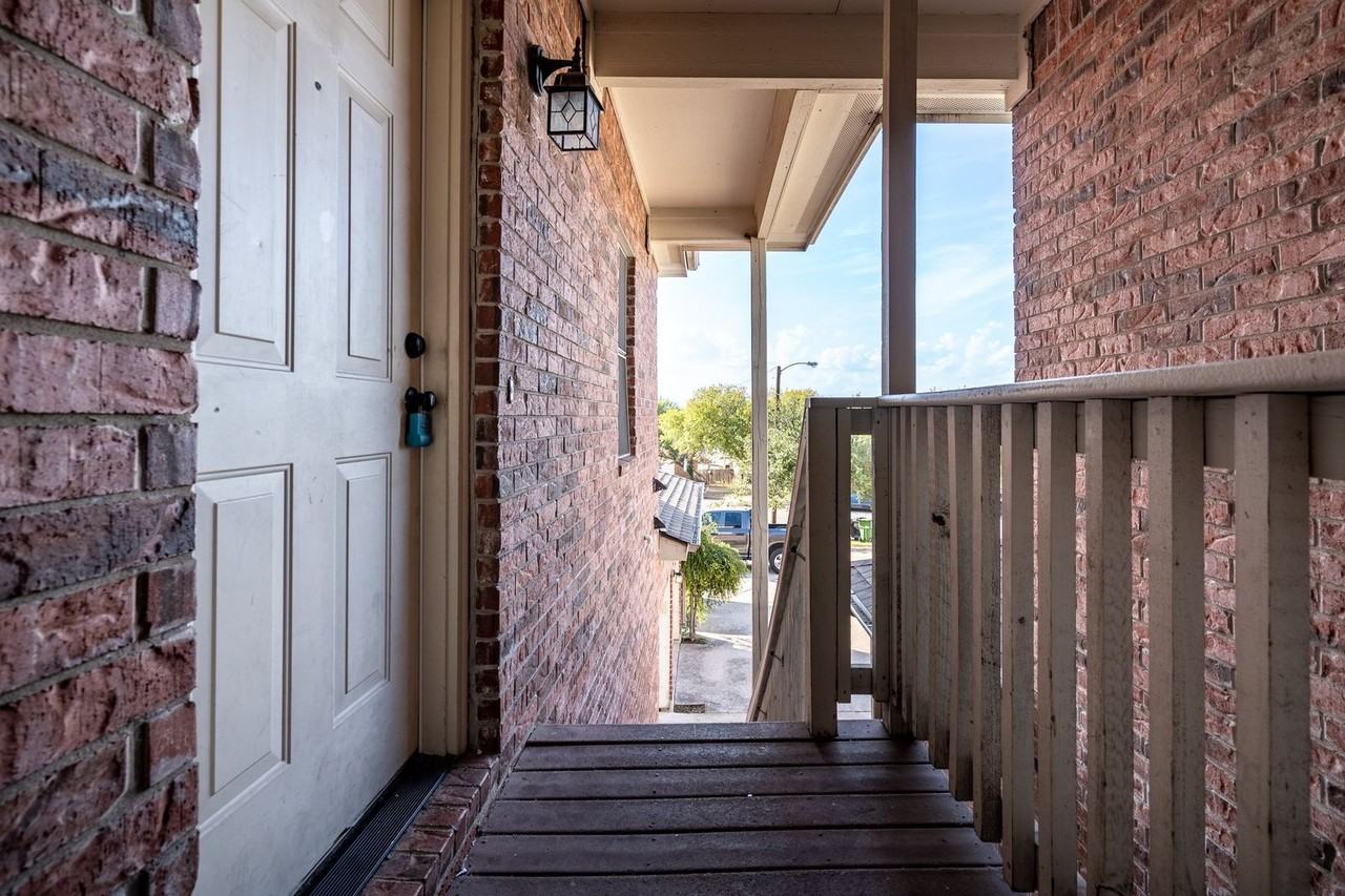 311 Rawhide Loop - Photo 2 of 22