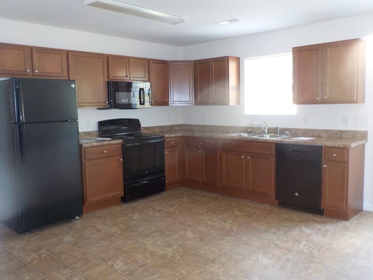 1549 13th St Se - Photo 3 of 6