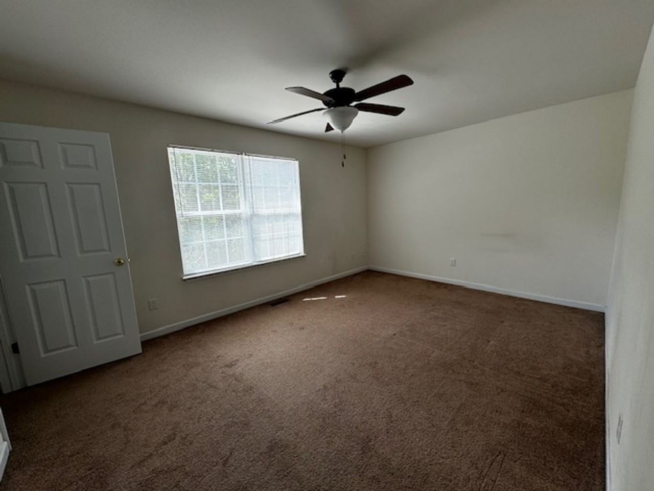 1549 13th St Se - Photo 6 of 6