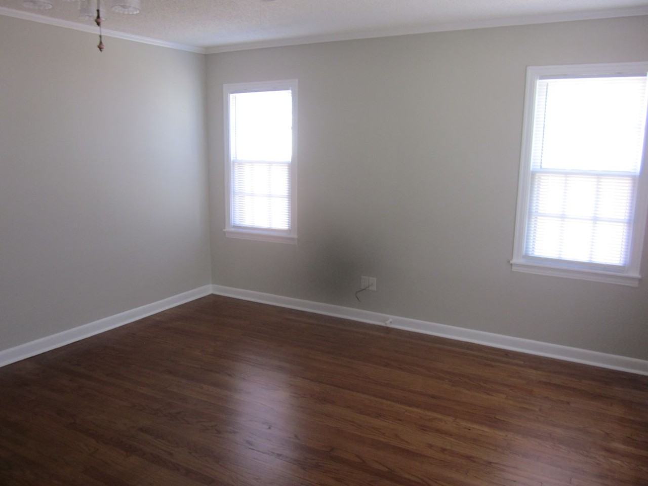 922 S Austin St - Photo 2 of 10
